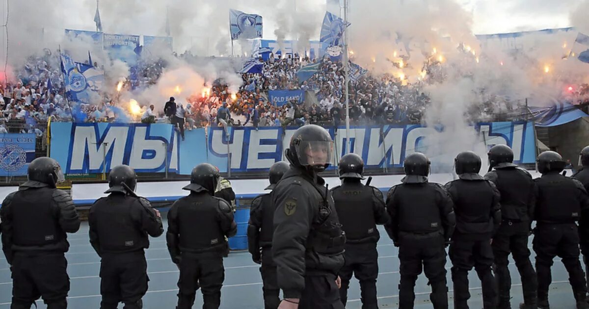 Омон и футбольные фанаты. Омон краснодар. Калужский омон фото. Фанаты омон. Омон на футболе.