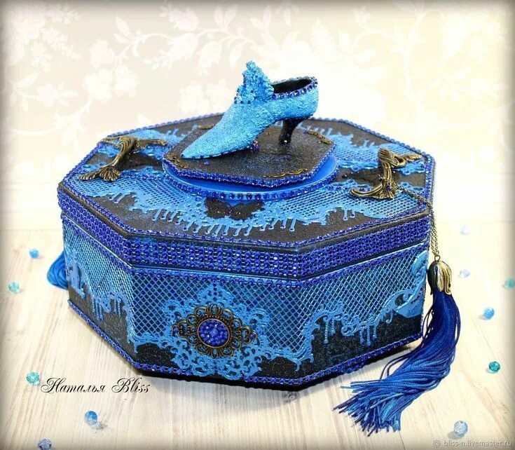 Голубая шкатулка персонажи. Советские шкатулки. Синяя шкатулка. Шкатулка попугай. Голубая шкатулка.