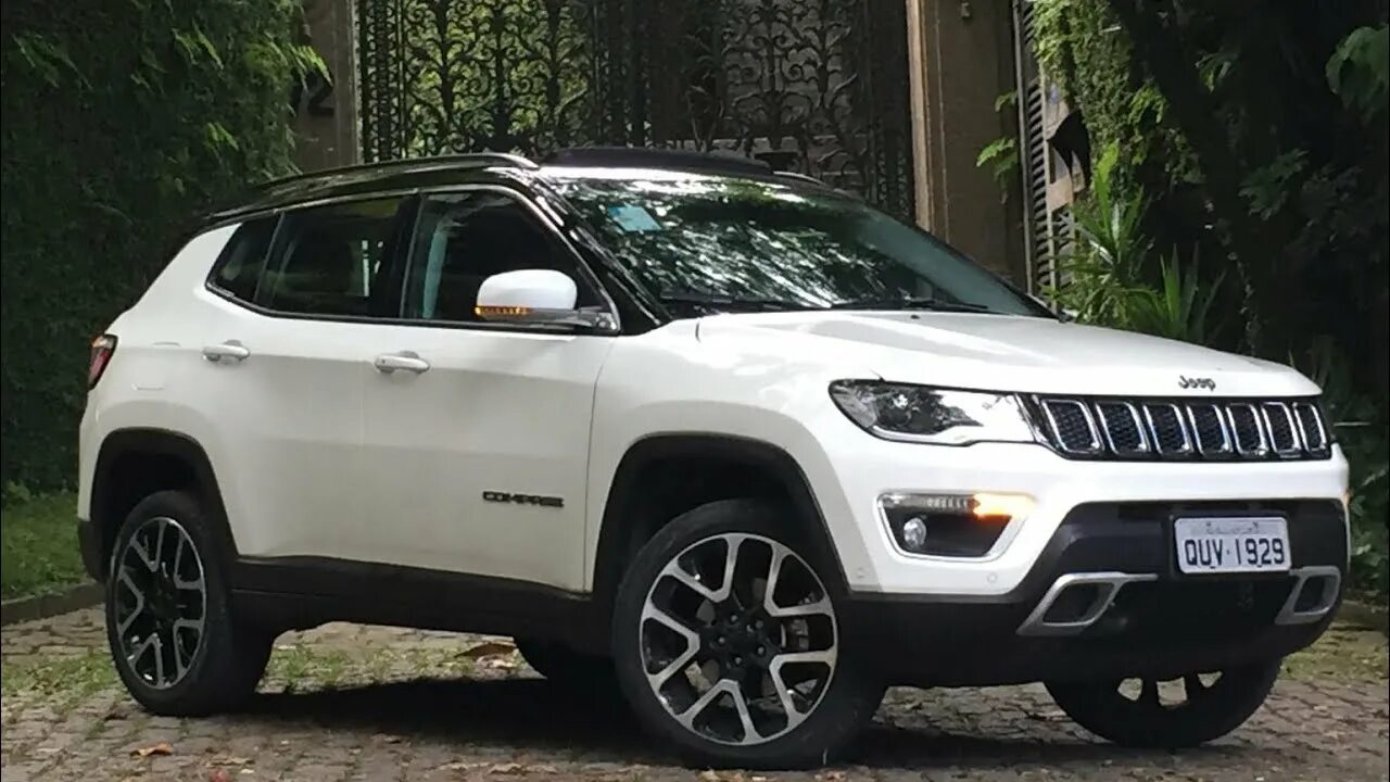 Jeep compass 2018 сбулар. Джип компас 2018 года. Jeep compass 2018 серый металлик. Jeep compass 2019. Джип компас 2018 габариты.