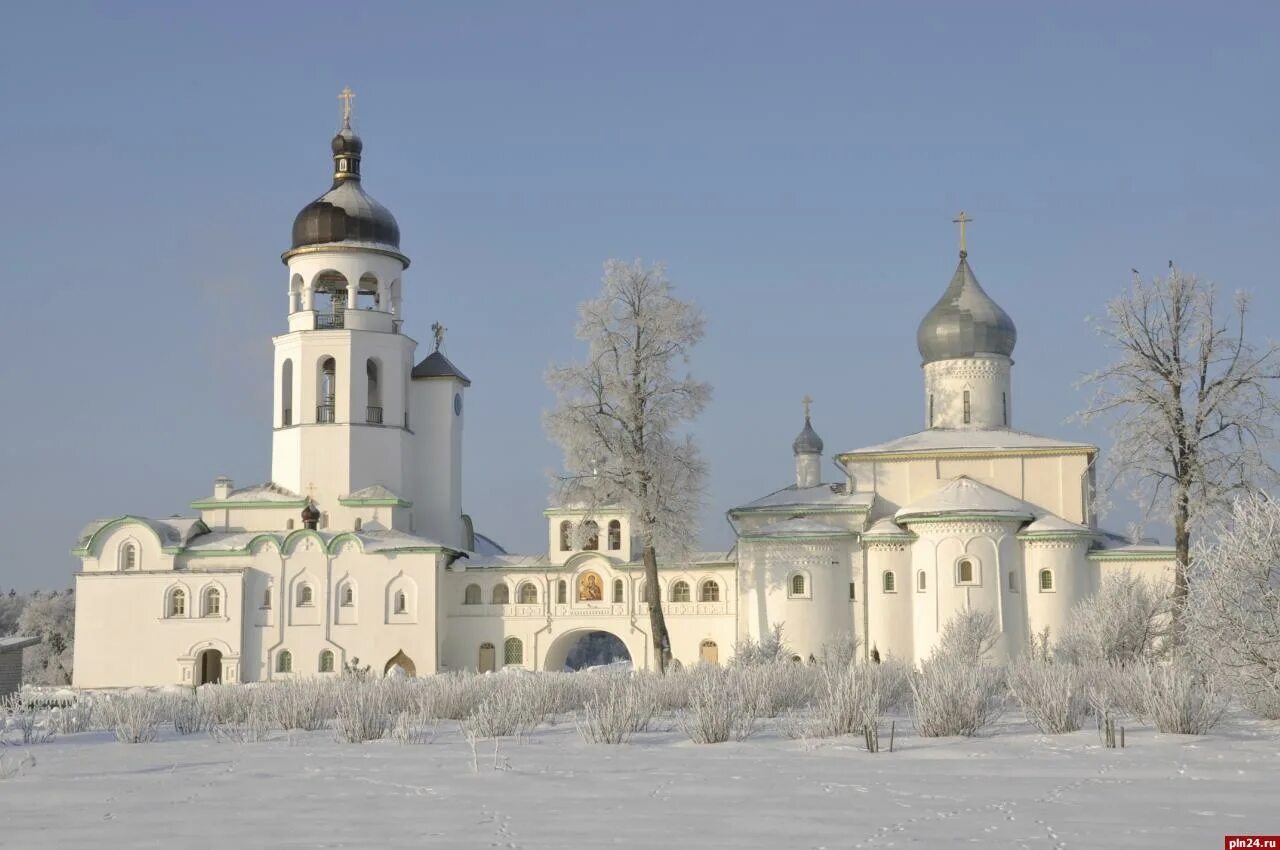 Иоанно-Богословский Крыпецкий монастырь. Крыпецкий монастырь Псков. Иоанно Богословский монастырь Псковская область. Савво Крыпецкий монастырь.