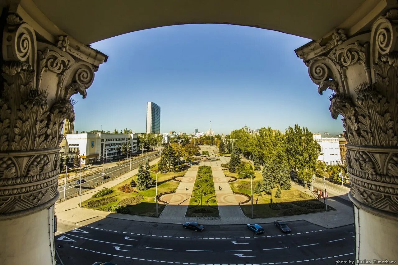 Ленинский парк донецк фонтан. Самое самое донецк. Фонтан на площади ленина донецк фото. Парк ленинского комсомола. Донецк большой город.