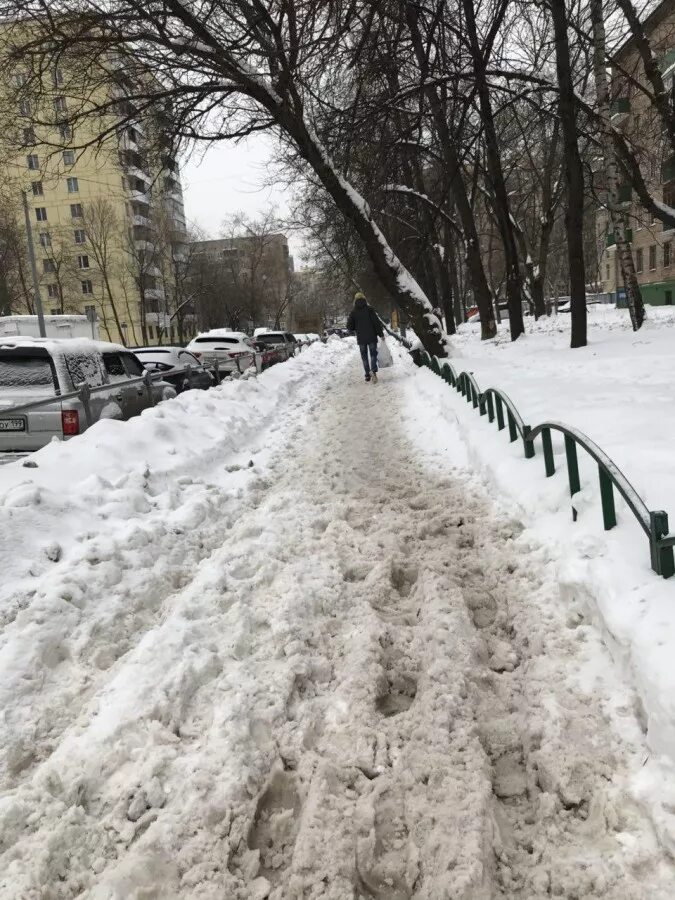 Снег в Москве. Сугробы в Москве. Много снега в Москве. Снегопад в Москве. Почему на улице снег