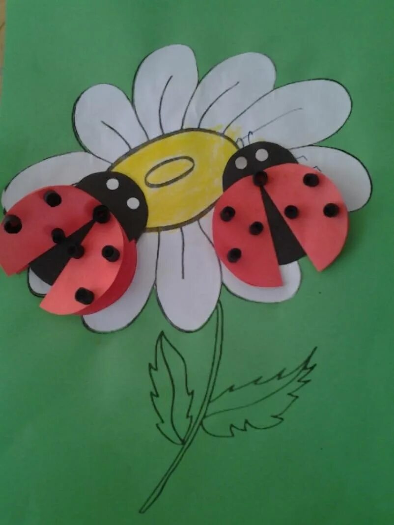 Рисование насекомые старшая. Аппликация на тему насекомые. Аппликация в старшей группе на тему насекомые. Аппликация для детей старшей группы. Летние аппликации для детей.