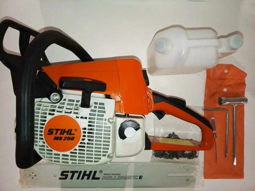 Штиль 250 видео. Stihl 250. Пила Stihl 250. MS 250 Stihl мощность. Штиль 250 комплектация.