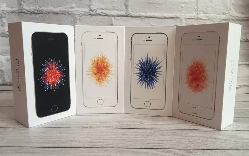 Iphone se pro. Iphone se 2020 коробка. Iphone 5 se Silver. Iphone 5 se коробка. Iphone se 1 коробка.