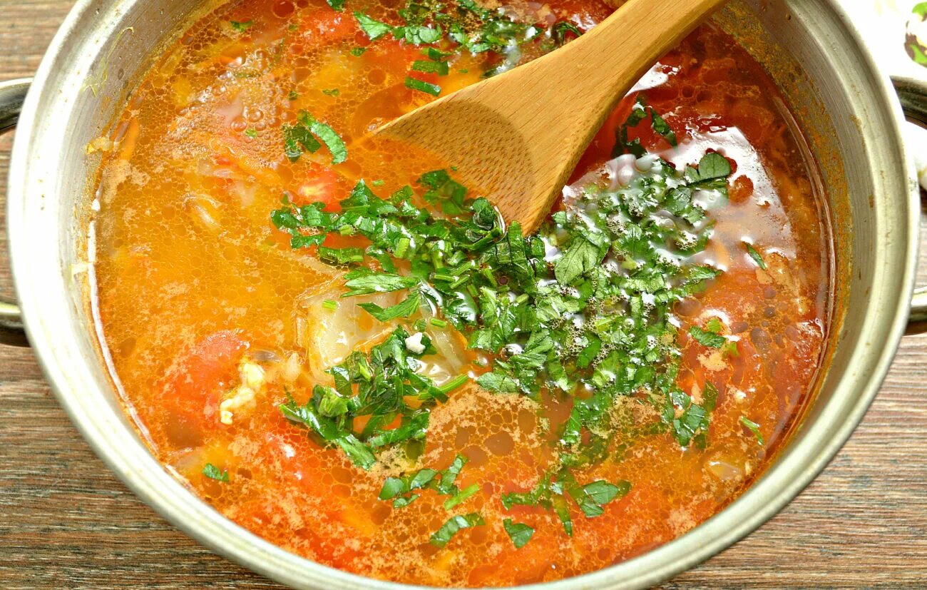 Приготовление свежей капусты с мясом. Щи из квашеной капусты с пшеном. щи из квашеной капусты классический. щи из свежей капусты. щи с пшеном.
