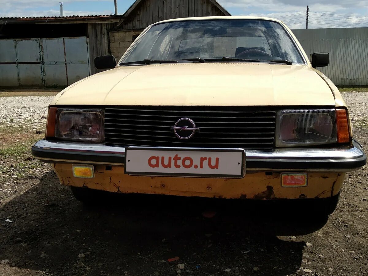 Опель рекорд купить. Opel Rekord e2. Opel Rekord 2.2 МТ, 1985. Opel Rekord e323. Опель рекорд 82.