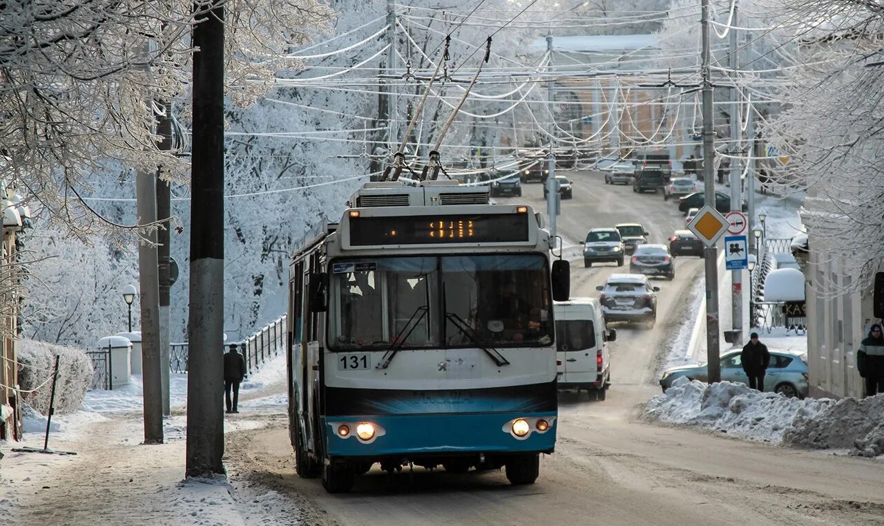 Машина автобус. Проезд в транспорте калуга. Красные автобусы калужский троллейбус. Новые автобусы в калуге. Автобус 95 калуга.