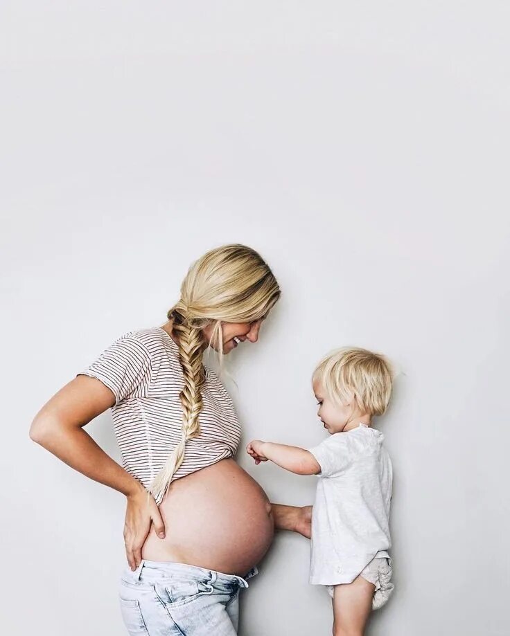 Про беременные мамы. Фотосессия беременной с сыном.