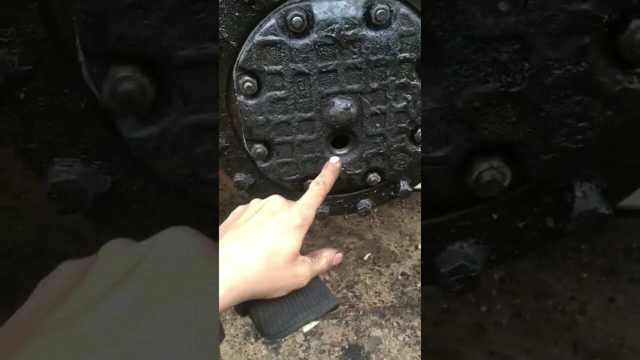 Масло в задний мост маз. Уровень масла в бортовой маз. уровень в бортовых маз. замена масла в бортовых редукторах маз. проверка масла в бортовых маз.