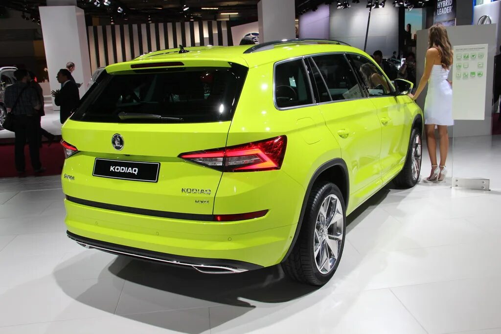 Skoda новая купить. Skoda Kodiaq 2018. Кроссовер Шкода Кодиак. Skoda Kodiak 2020. Машина Шкода Кодиак 2020.