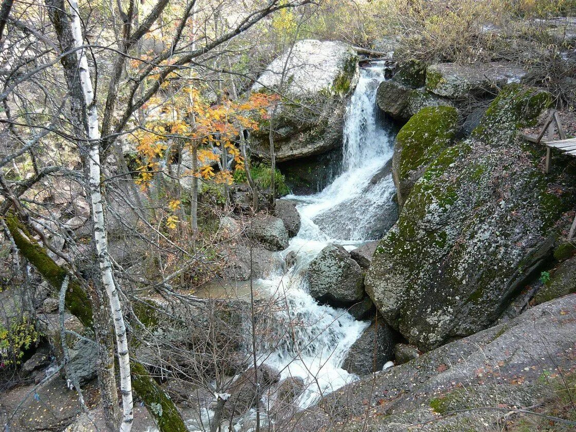 Водопад кук караук башкирия где находится. Водопад Кук-Караук. Кук-Караук Башкортостан водопад. Кук Караук Башкирия. Ишимбайский водопад.