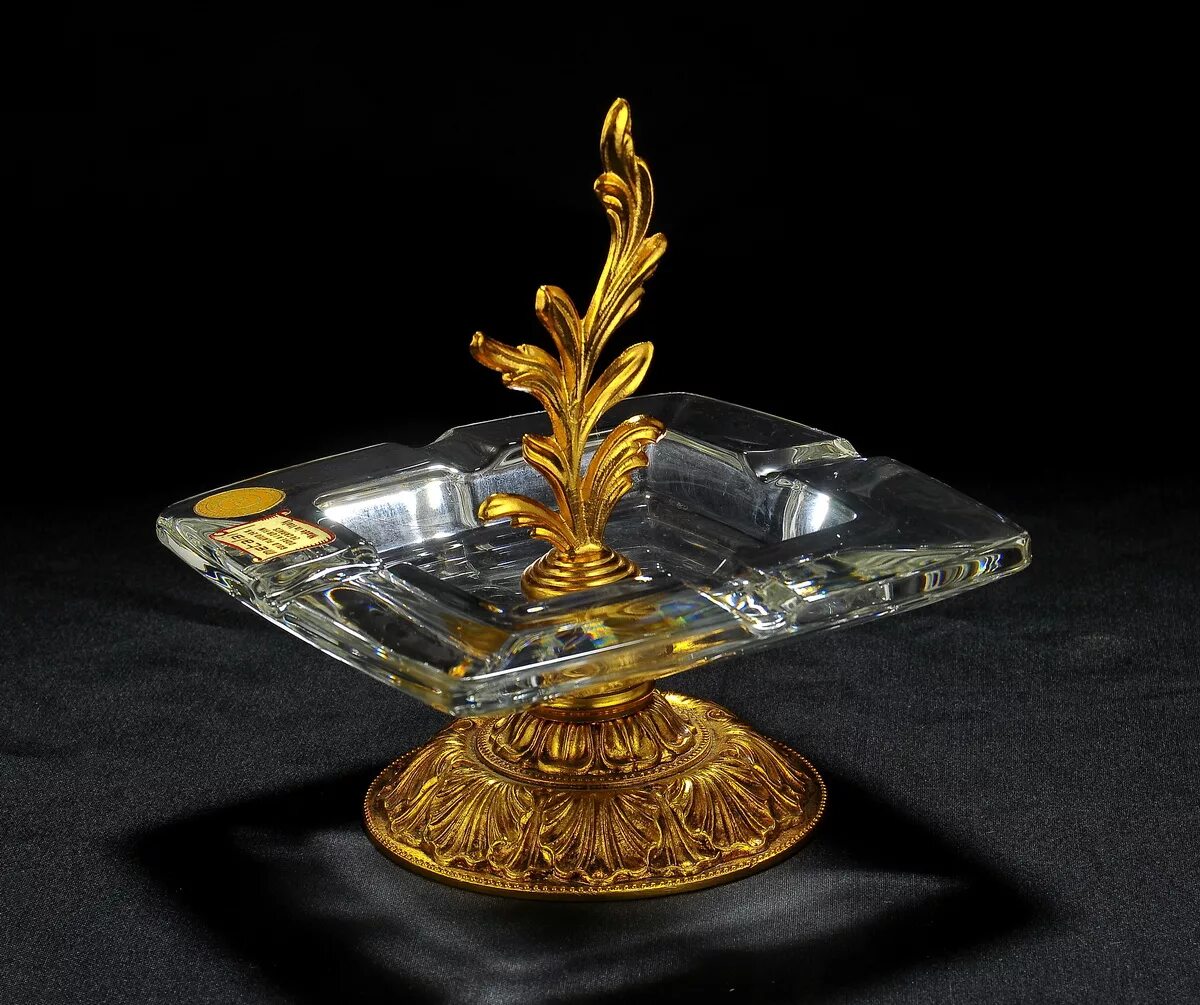 Советская хрустальная пепельница. Большая хрустальная пепельница. Хрустальная пепельница. Пепельница хрусталь. Эксклюзивные пепельницы.