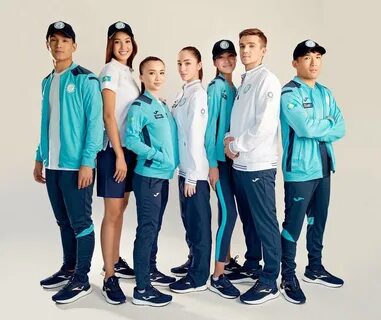 Киім киген топ