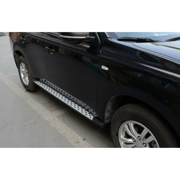 Пороги аутлендер 3. Пороги BMW Style Mitsubishi Outlander 3. Порог-подножка для Mitsubishi Outlander 2012. Пороги БМВ стайл для Митсубиси Аутлендер 3. Пороги Аутлендер 3 БМВ стиль.