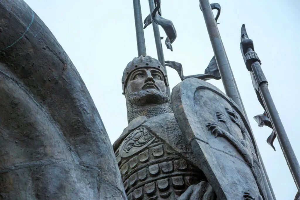 фрагменты памятника тысячелетие россии. фрагменты монументов. колосс константина великого, капитолийские музеи. памятник тысячелетия руси. фрагменты монументов.