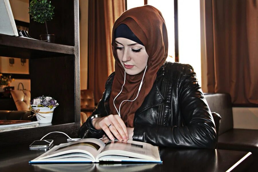 сайт чеченок. аминат джабраилова. милана бисултанова. сайт чеченок. малика хасуева чеченка.