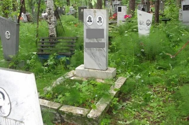 Кладбище г уссурийск. Кладбище уссурийск сектора. Городское кладбище уссурийска. Уссурийское кладбище фото. Кладбище фото.