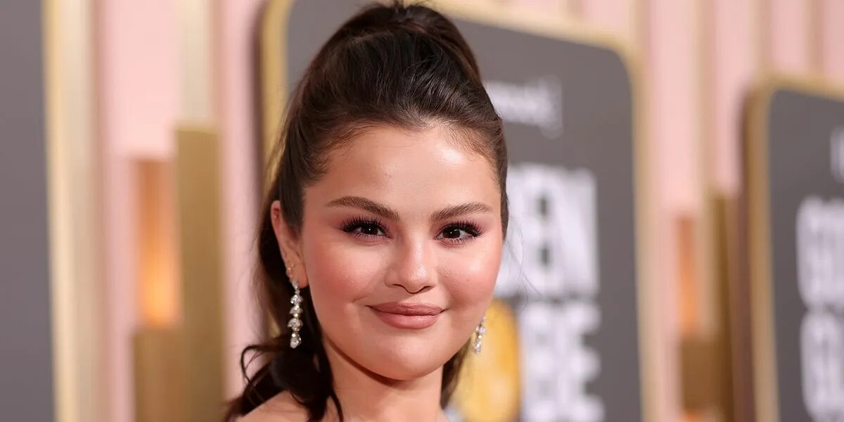 Selena Gomez Shut Down TikTok User Who Made Fun Of Her Lupus-Related Hand Tremor