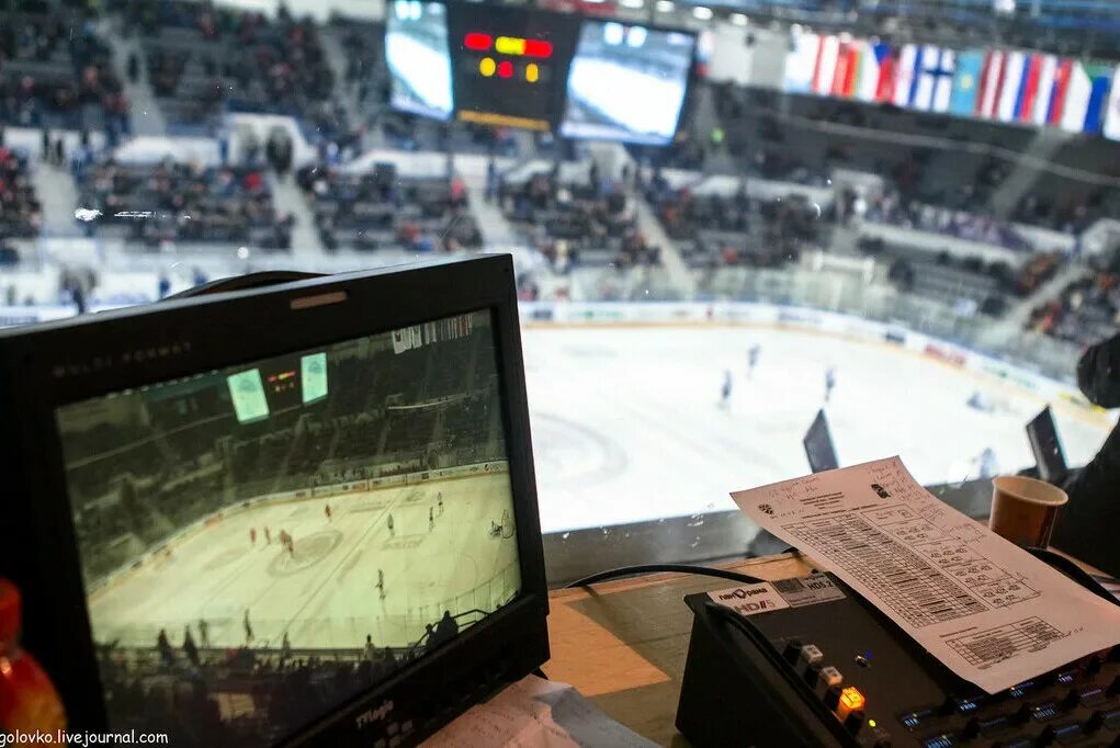 Аналитики о 2024. Newzoo 2021. Курс биткоина. Инциденты иб картинка. Продуктовые аналитики.