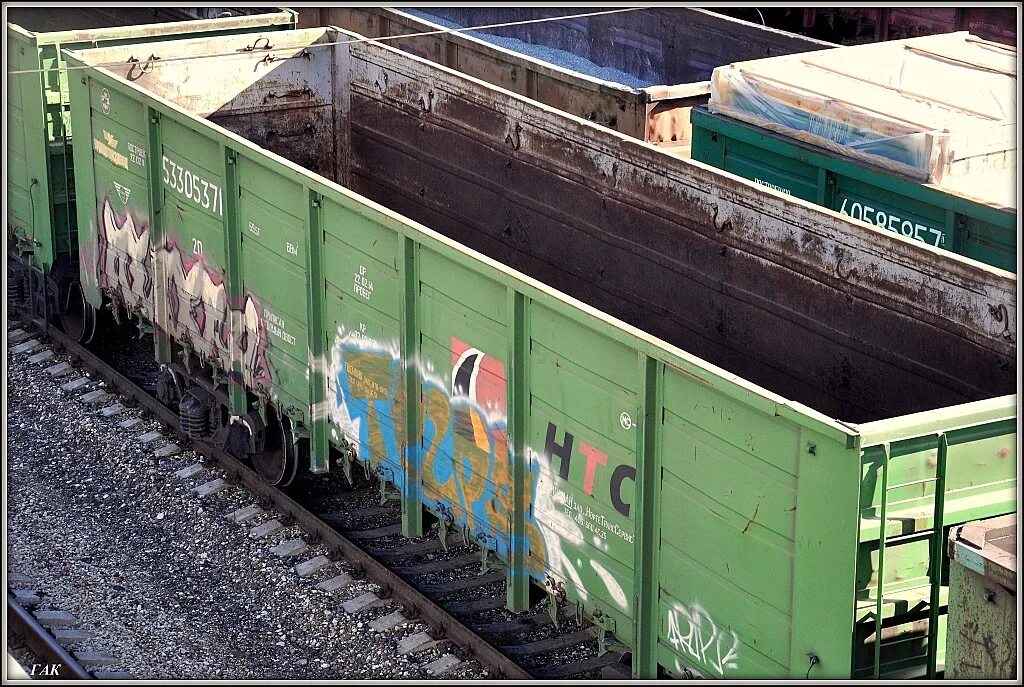 Вагон платформа модель 23 4000. Грузовой вагон польша. Два вагона. Фитинговая платформа 80 футов. Фитинговая платформа модели 23-469-07.