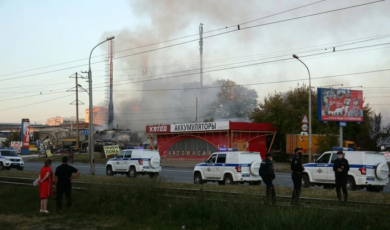 Взрыв бензоколонки в Новосибирске. Новосибирск взрыв АЗС В 2021 году. Пожар на АЗС Новосибирск.