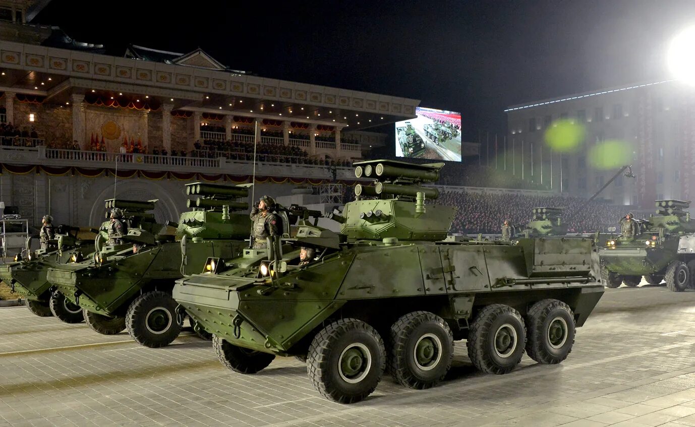 240-Мм РСЗО Северной Кореи. Военная техника РСЗО Северной Кореи. Парад в Пхеньяне 2021 военный. Парад военной техники в Северной Корее.