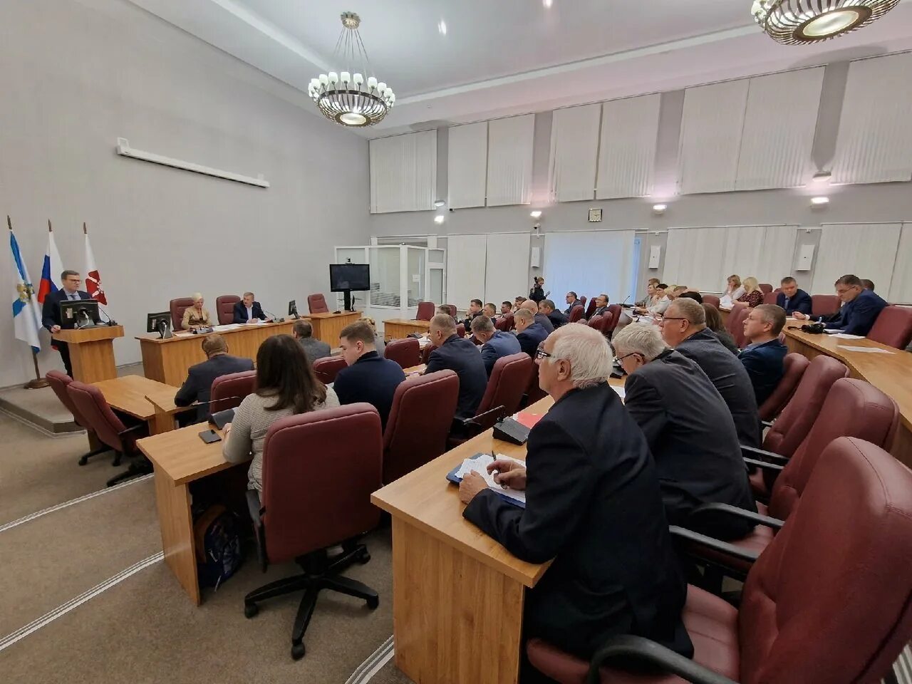 Сайт совета депутатов северодвинск. Депутаты северодвинска. депутаты северодвинска фото. городской совет депутатов северодвинск. заседание.