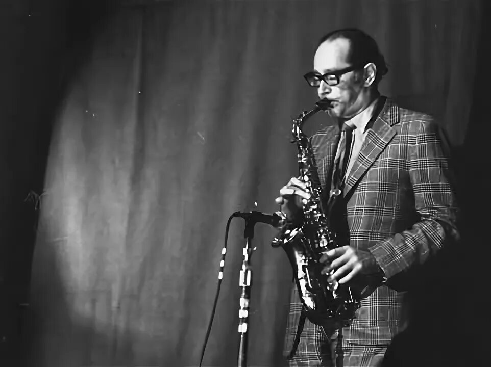 Paul desmond. Фото пол Десмонда. Пол Дезмонд саксофон. Десмонд самый плохой музыкант в мире.