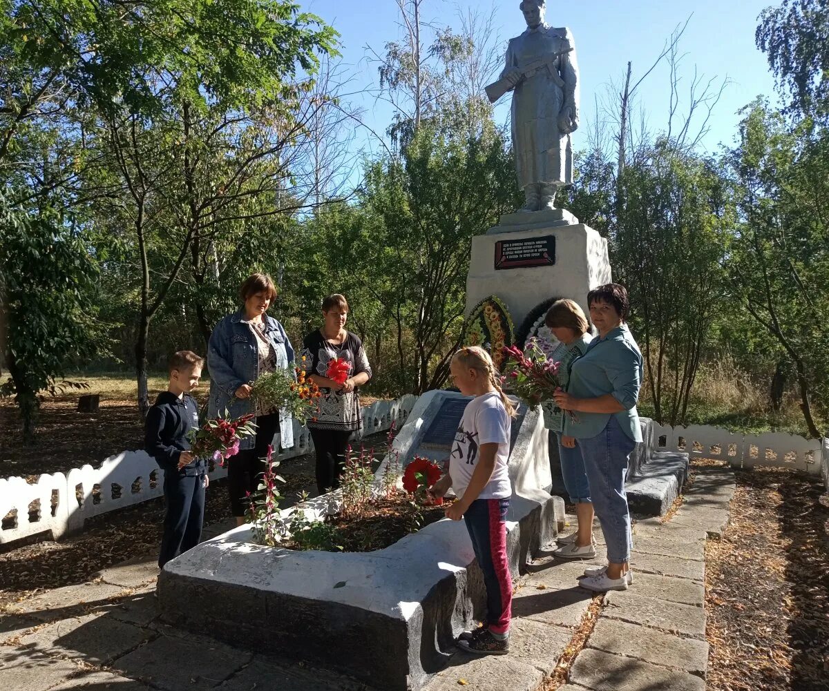 Еленовка Приморский край. Поселок Червоный прапор Перевальского района. Еленовка Азербайджан село. Что произошло в еленовке