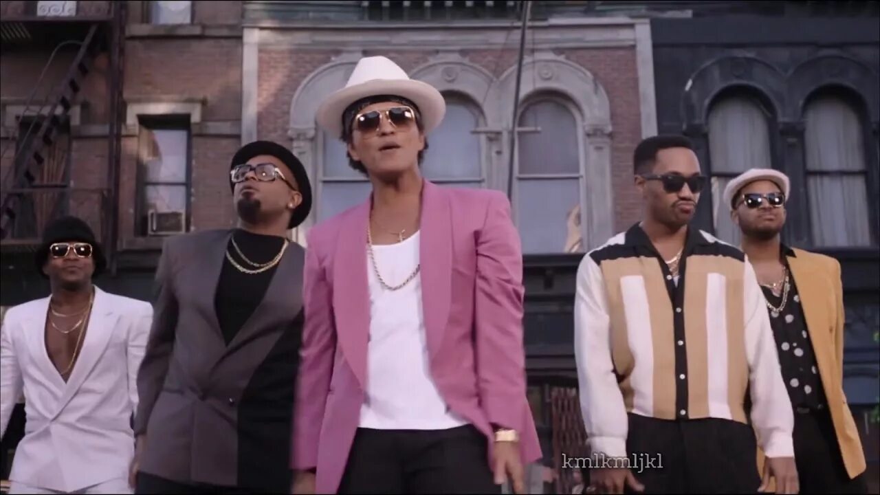 Песню mark ronson uptown funk. Mark ronson bruno mars.
