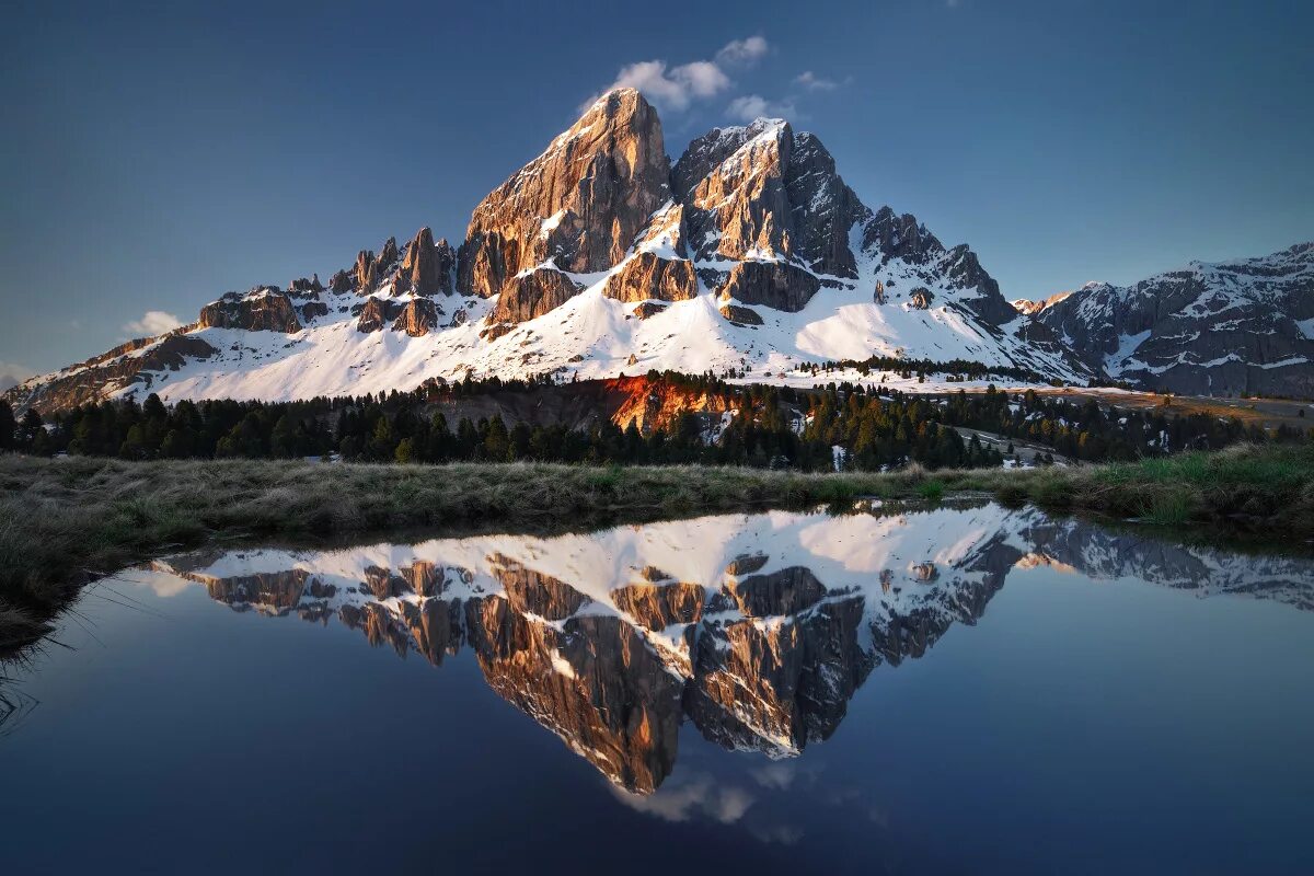 The mountains in are beautiful. Килиан Шонбергер (Kilian Schoenberger) Доломиты. Природа горы. Красота гор. Очень красивые горы.