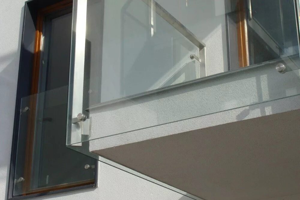 Балконный отлив okap100. Sopro капельник. Отлив для балконного остекления. Отлив для балкона.
