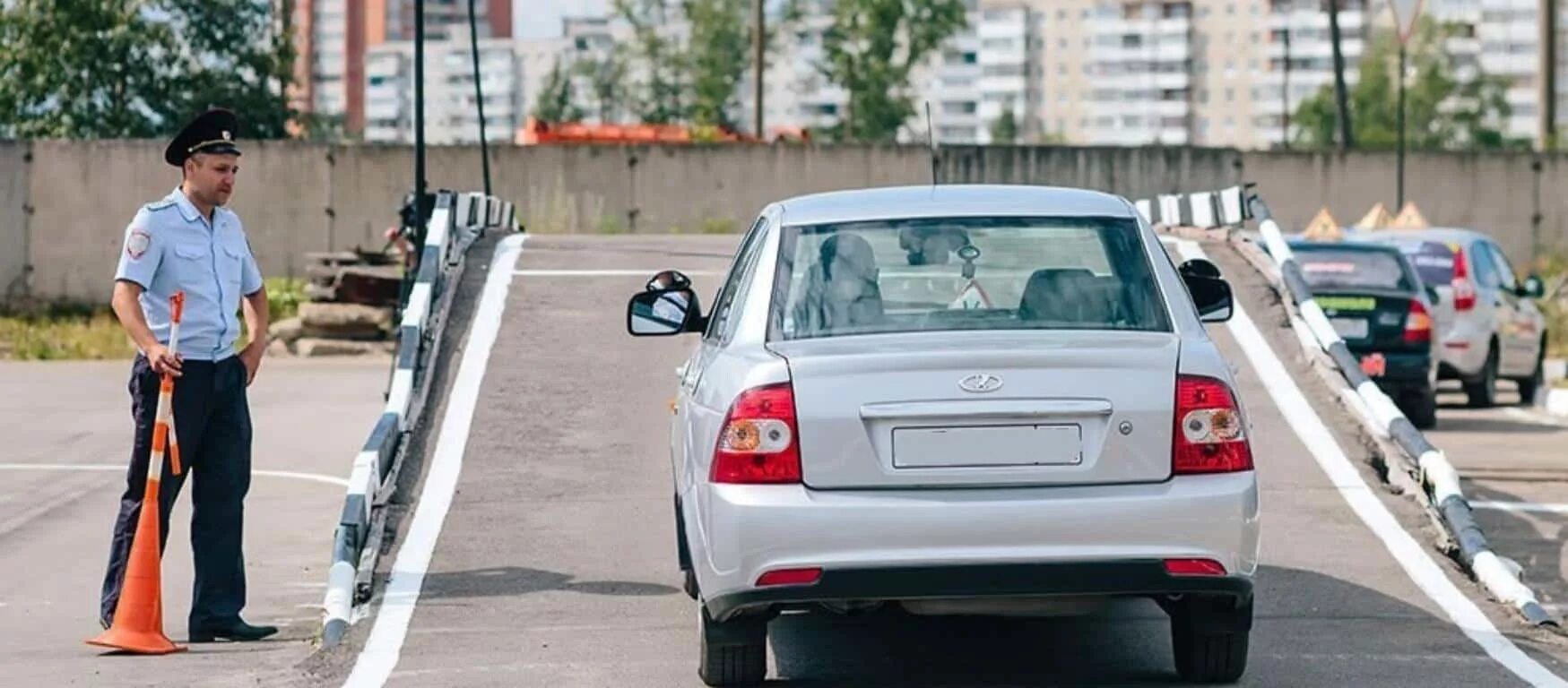 Экзамен в ГАИ. Учебная машина для вождения. Автошкола ГАИ. Эстакада автошкола. Купил машину без номеров можно ли ездить