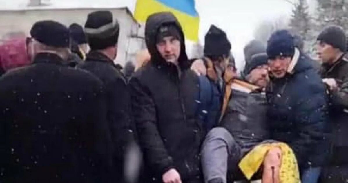 Нападение россии видео. Протесты в Новопскове. Митинг Новопсков. Нападение России на Украину. Украинские военные в школе.