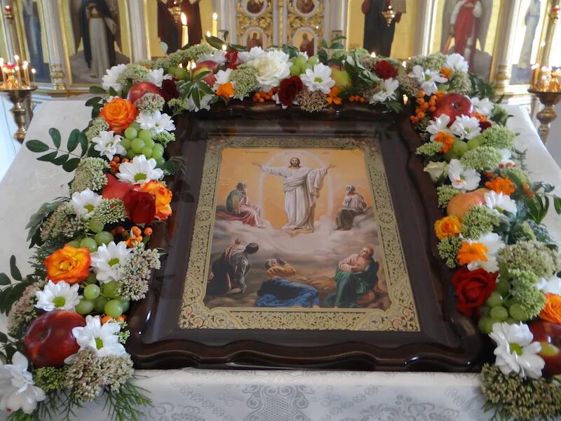 Церковный праздник преображение. Храм преображения господня острогожск. преображение господне фото.