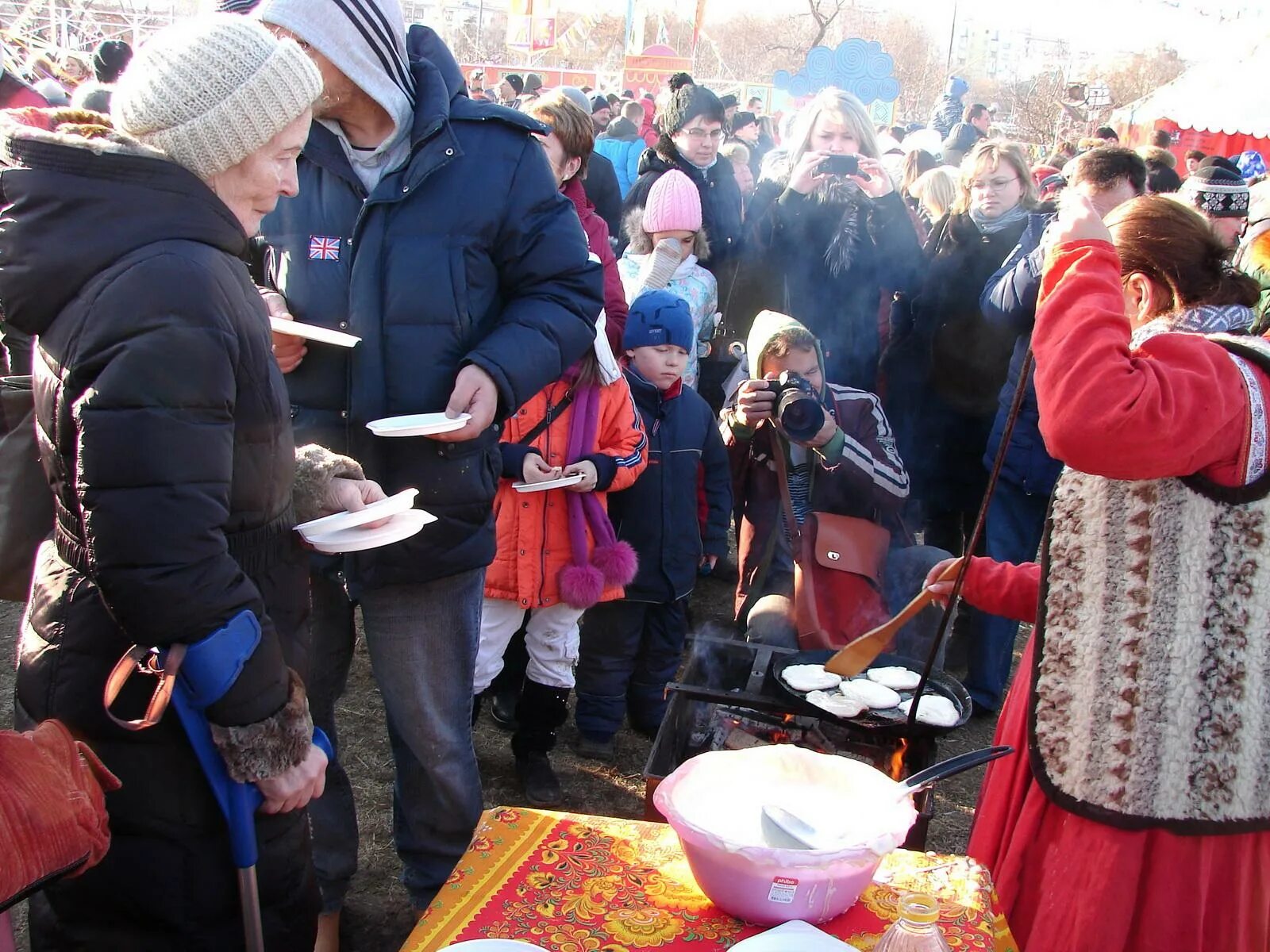 Прощёное воскресенье Масленица. Празднование Масленицы в Боровске. Конец Масленицы прощенное воскресенье. С Масленицей и прощенным воскресеньем.