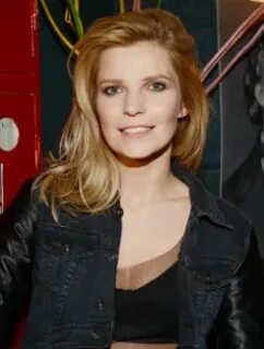 Мишель Уайлдтың транзитпен порносын қараңыз