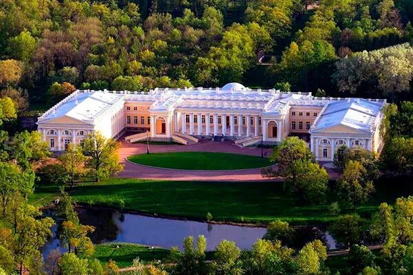 Русский архитектор царское село. Александровский дворец в Царском селе фото. Александровский классицизм. Кухонный корпус Александровского дворца в Царском селе. Александровский дворец с надписью.