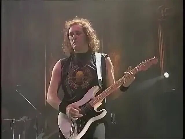 Ария живой. Ария живой огонь. ария нашествие 2001. концерт арии живой огонь. ария живой огонь концерт 2003.