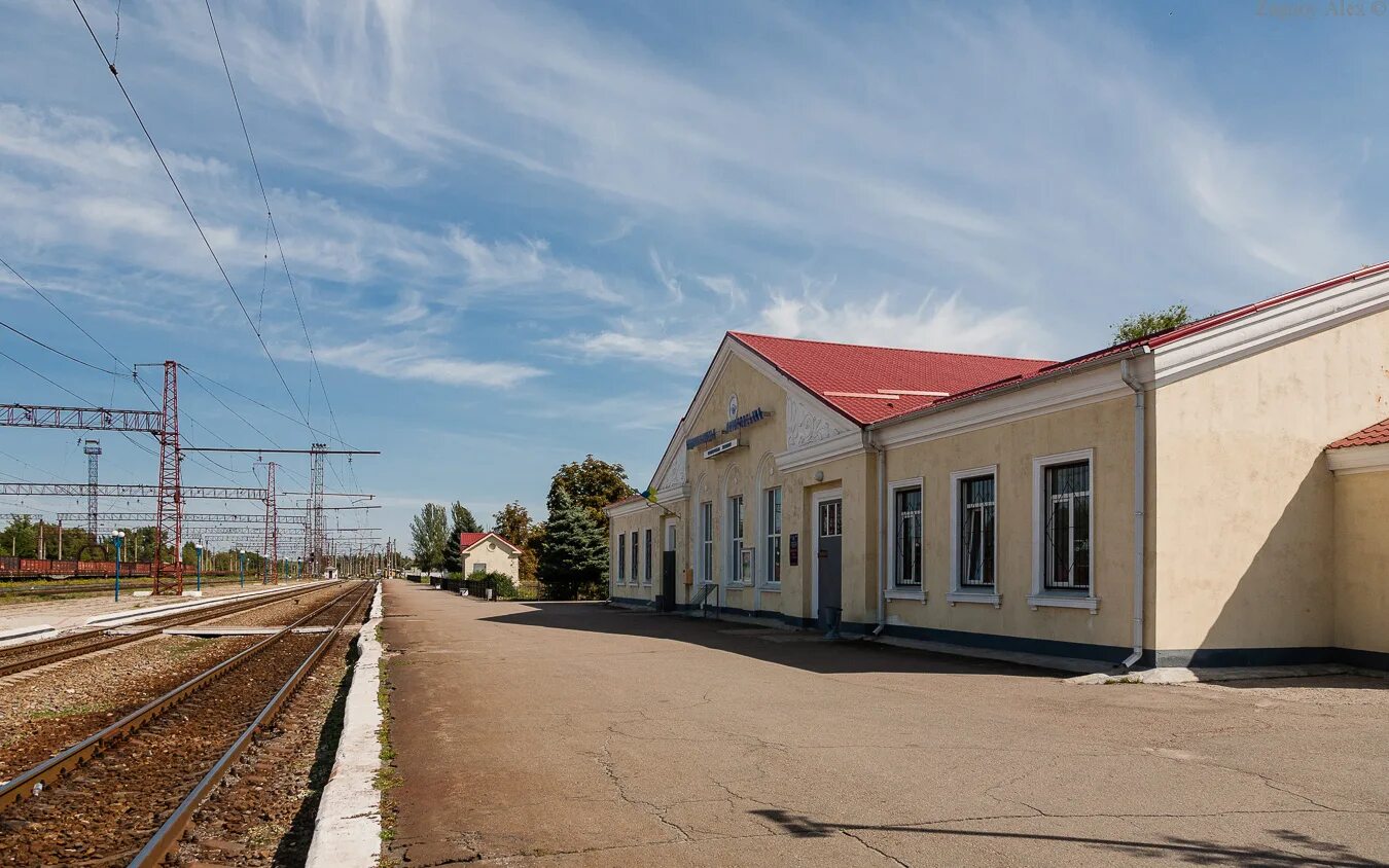 Телефон ж д станции. Вокзал Новомосковск Тульская область. Новомосковск ЖД вокзал. Железнодорожный вокзал Новомосковск-1, Новомосковск. ЖД вокзал Новомосковск Тульская область.