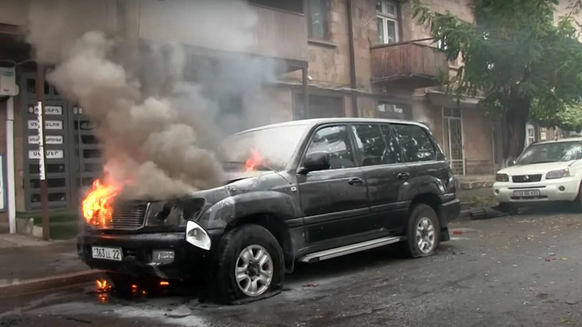 Азербайджан нападет на армению. Армяне стреляли друг в друга зардара.