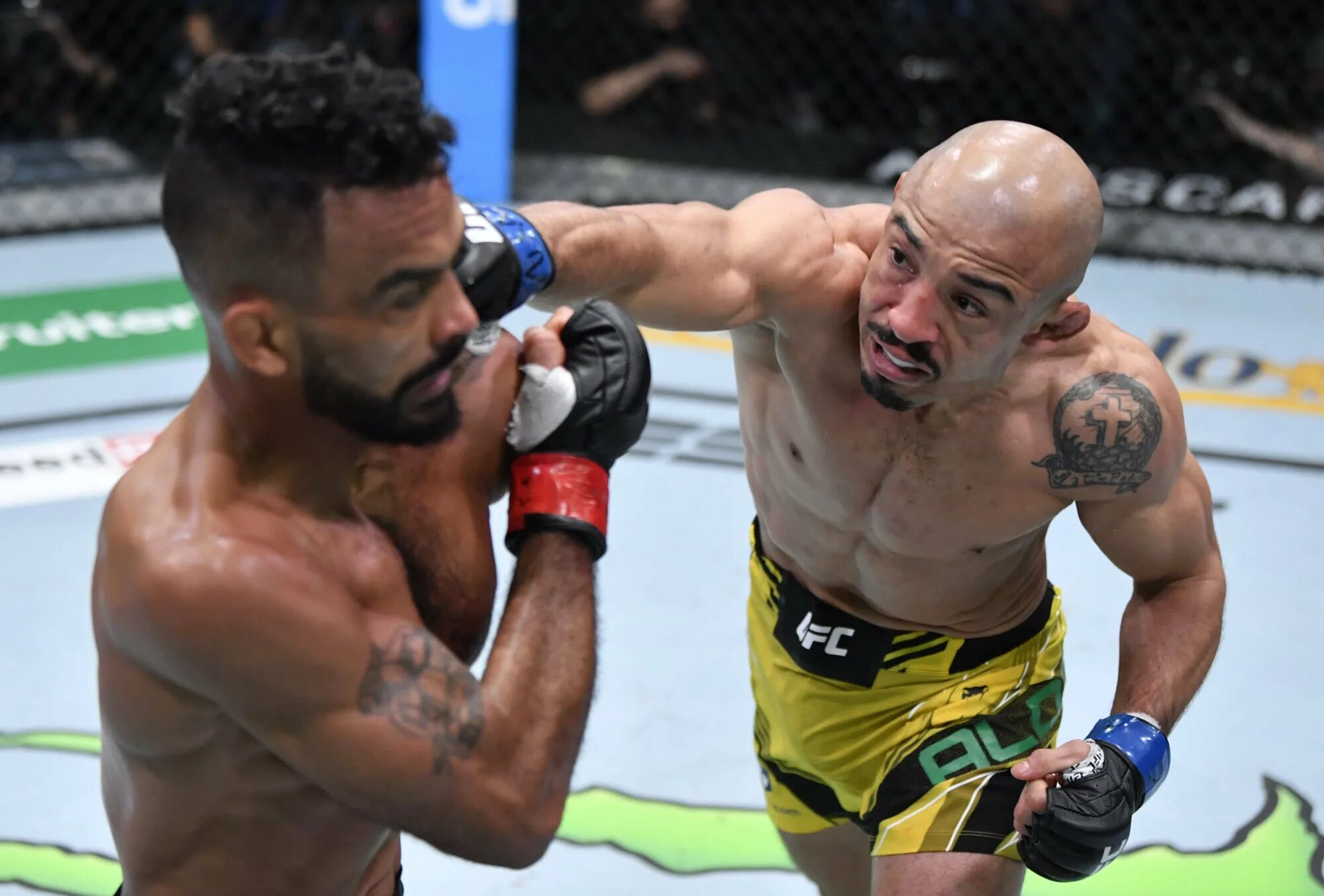 Ufc on espn 55. Роб фонт жозе альдо. жозе альдо бой. альдо ufc.