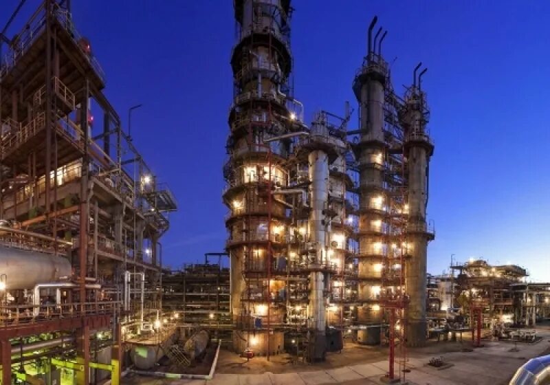 Нефтеперерабатывающий завод расположен в городе. Крутогорский нпз. омский нпз. нефтезавод омск. крутая горка нпз.