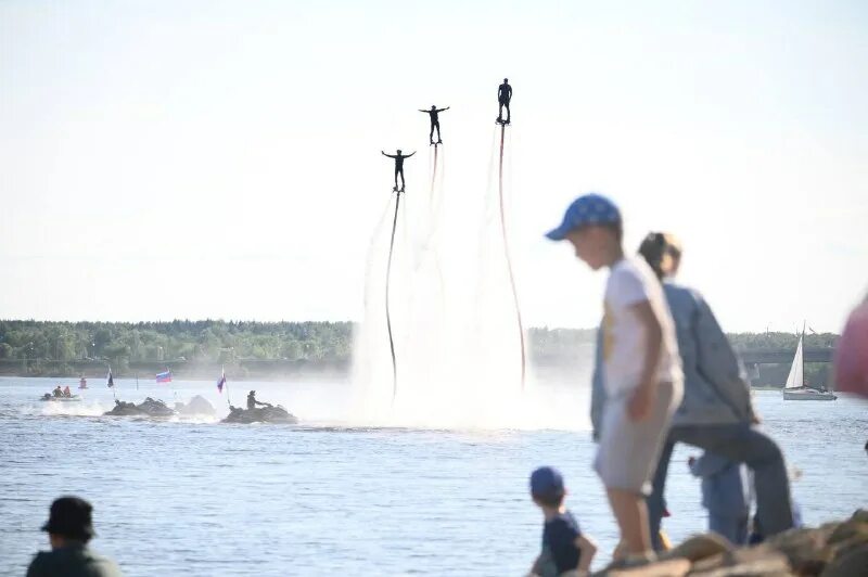 Череповец улица победы 30. Акватория череповец. Выход на лед. Орск ул крайняя. Морской порт акварель.