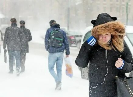 Зимой на улице металл