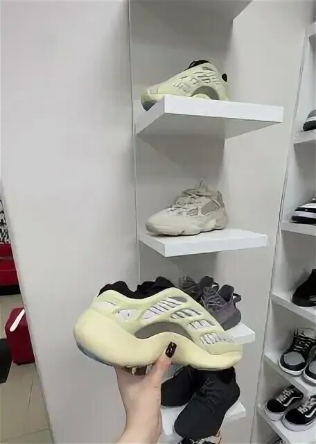 Sneaker пермь. сникерс стрит пермь. Sneaker street челябинск. адидас найт джогер белые. Sneakers wash after before.