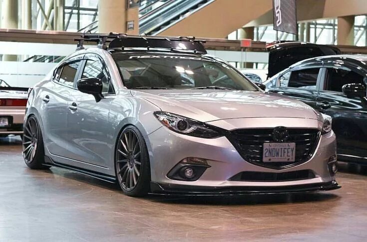 Купить Лобовое стекло Mazda Axela / Mazda 3 2013- (BM) (Зеленоватый оттенок, Ben