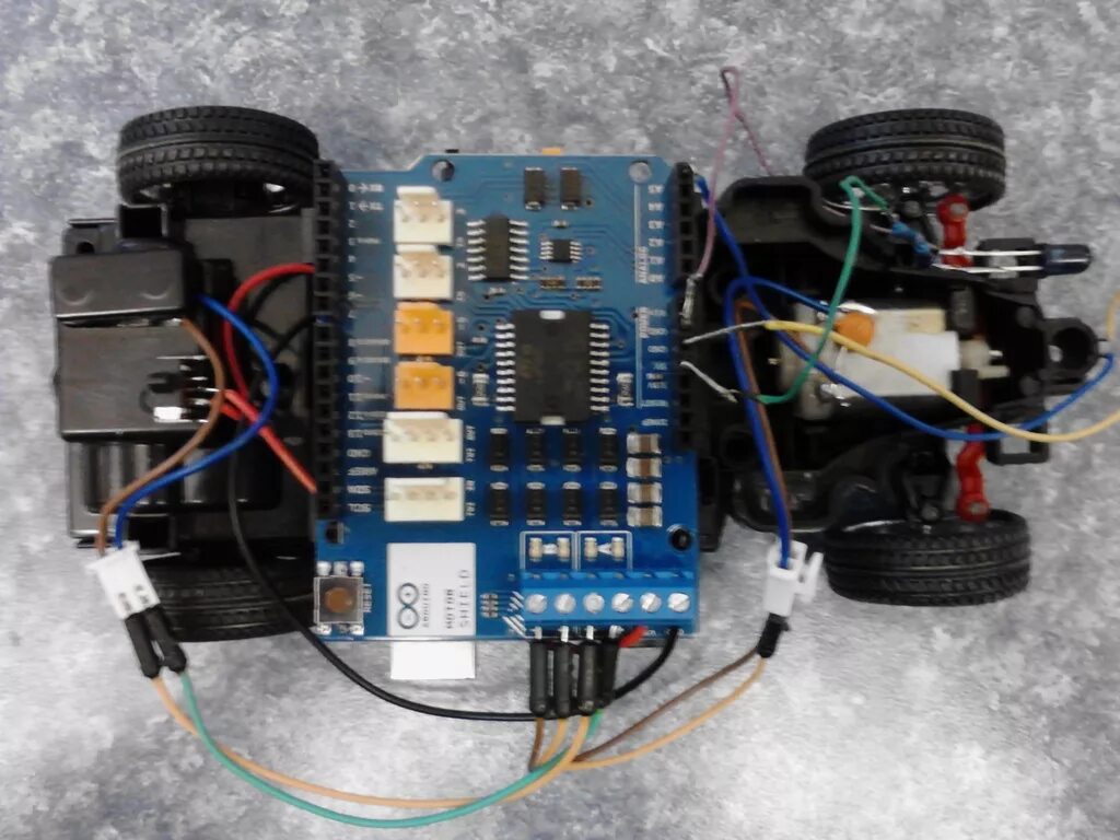 Радиоуправление на ардуино. Машинка на ардуино nrf24l01 motor shield. машинка на управлении на ардуино нано. машинка на радиоуправлении на ардуино нано. машинка на радиоуправлении на ардуино.