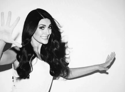 Korel она делит